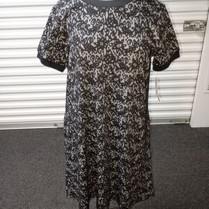 Black and White Lace-Effect Short Sleeve Dress